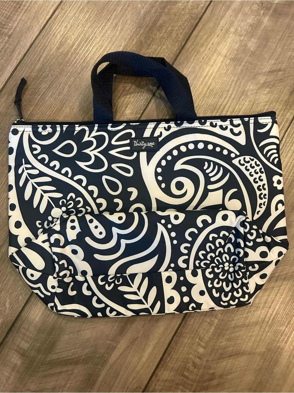 thirty-one Navy and White Paisley Pattern Thermal Tote